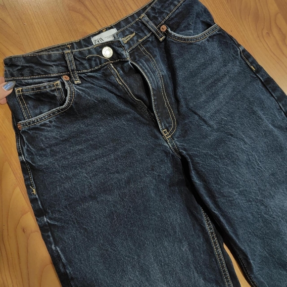 straight leg jeans - Picture 2 of 4